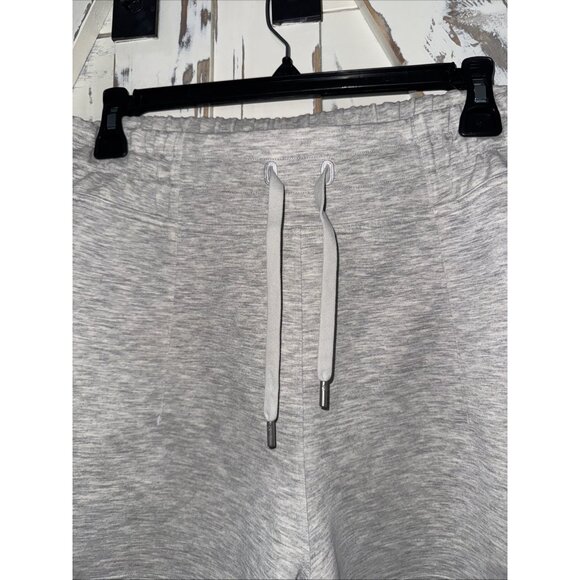 Lululemon Drawstring Silky Heather Gray Scuba High-Rise Short 3” Sz 8 - Picture 3 of 10